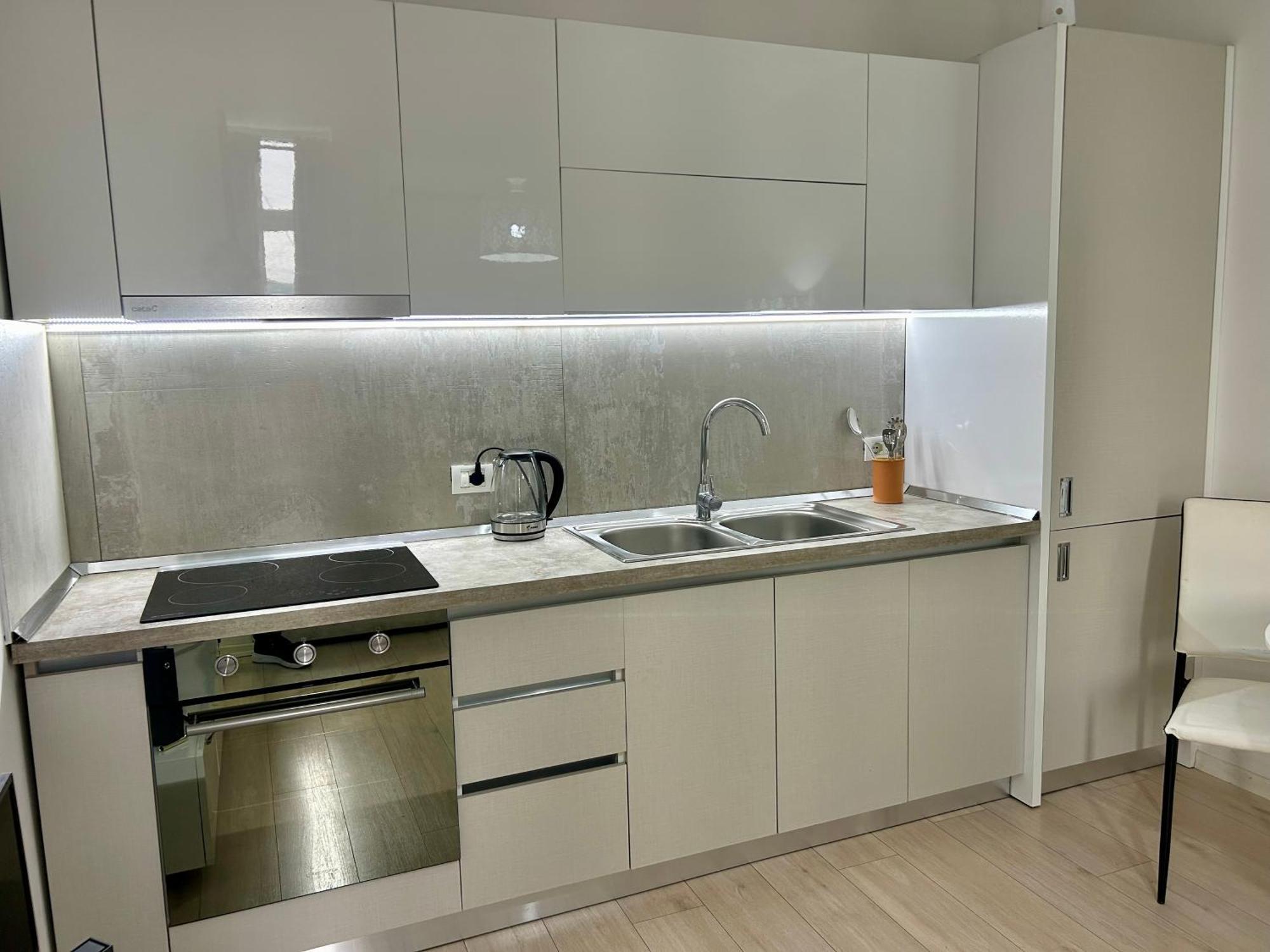 A&X Lovely And Central Apartment - 24H Self Check-In Tirana Exteriör bild
