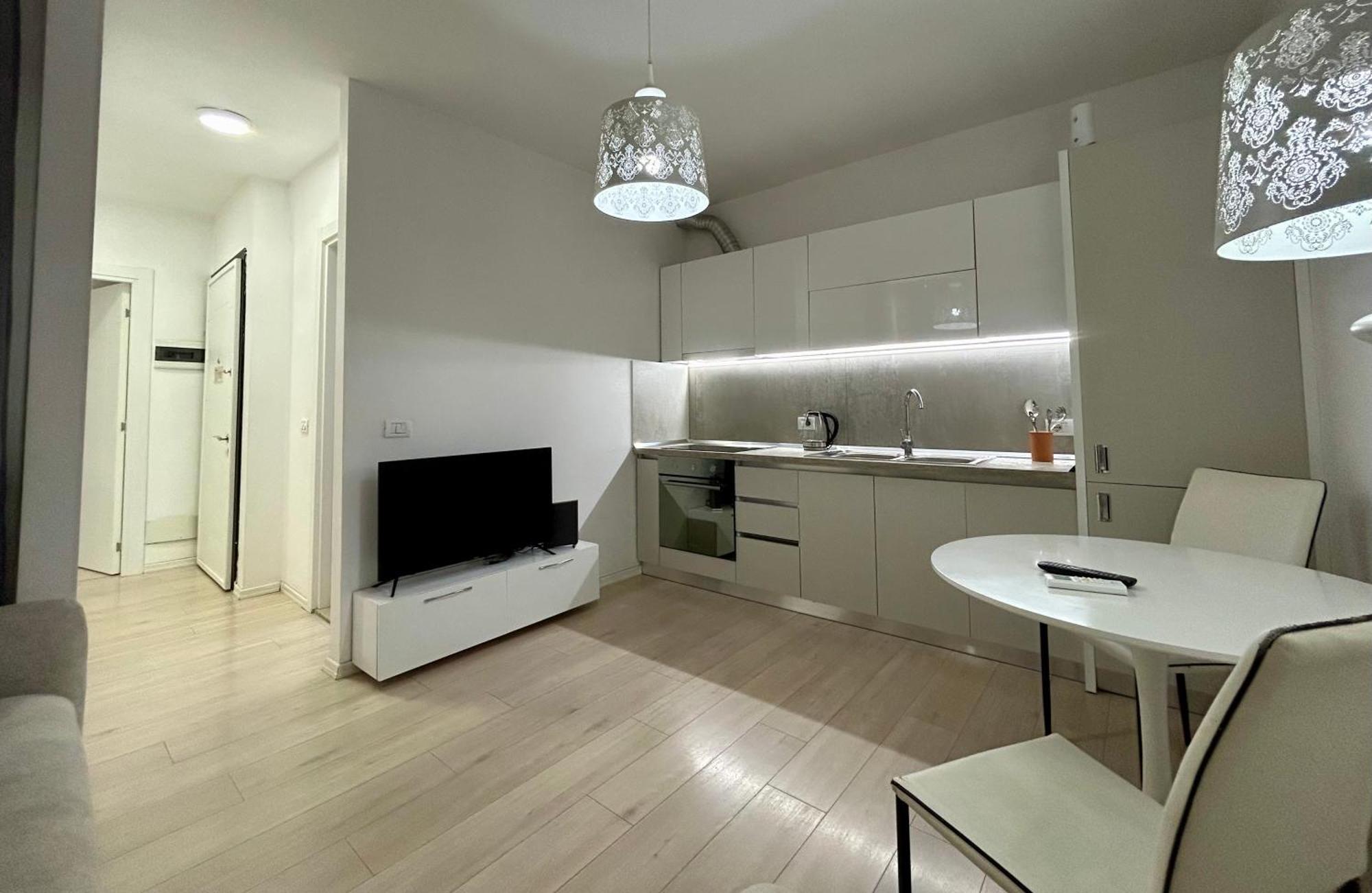 A&X Lovely And Central Apartment - 24H Self Check-In Tirana Exteriör bild