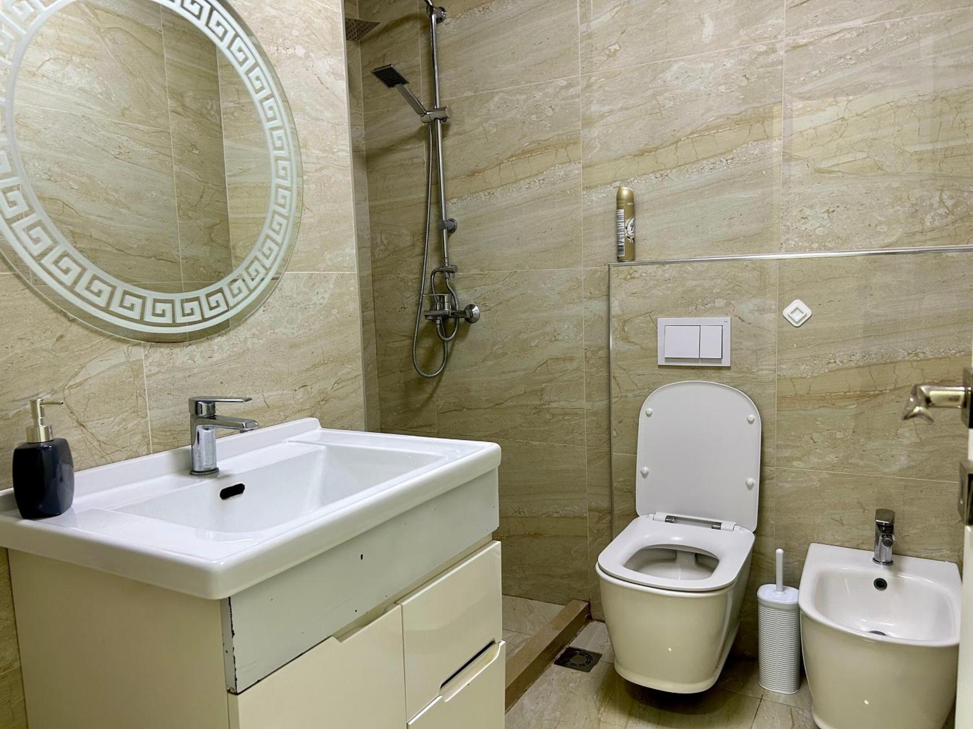A&X Lovely And Central Apartment - 24H Self Check-In Tirana Exteriör bild