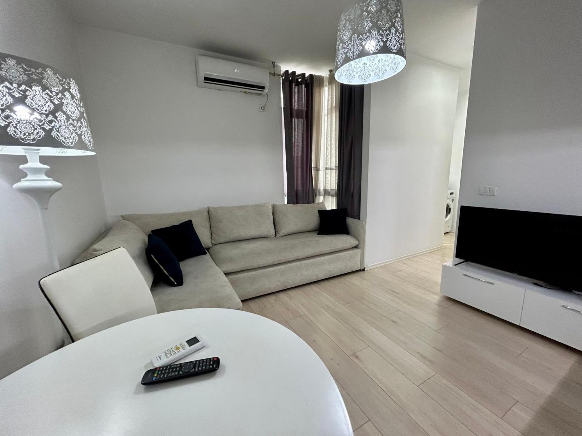 A&X Lovely And Central Apartment - 24H Self Check-In Tirana Exteriör bild