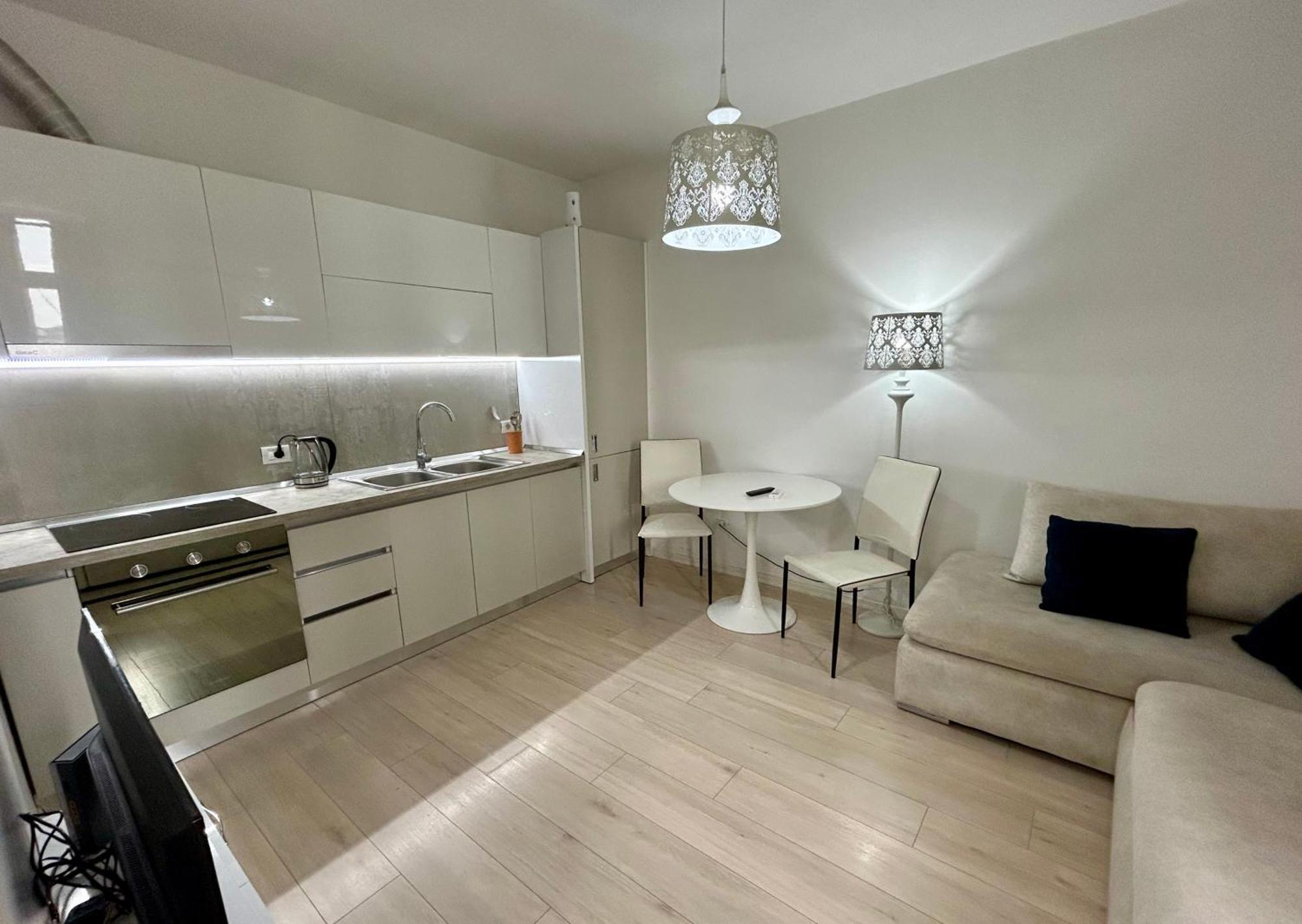 A&X Lovely And Central Apartment - 24H Self Check-In Tirana Exteriör bild
