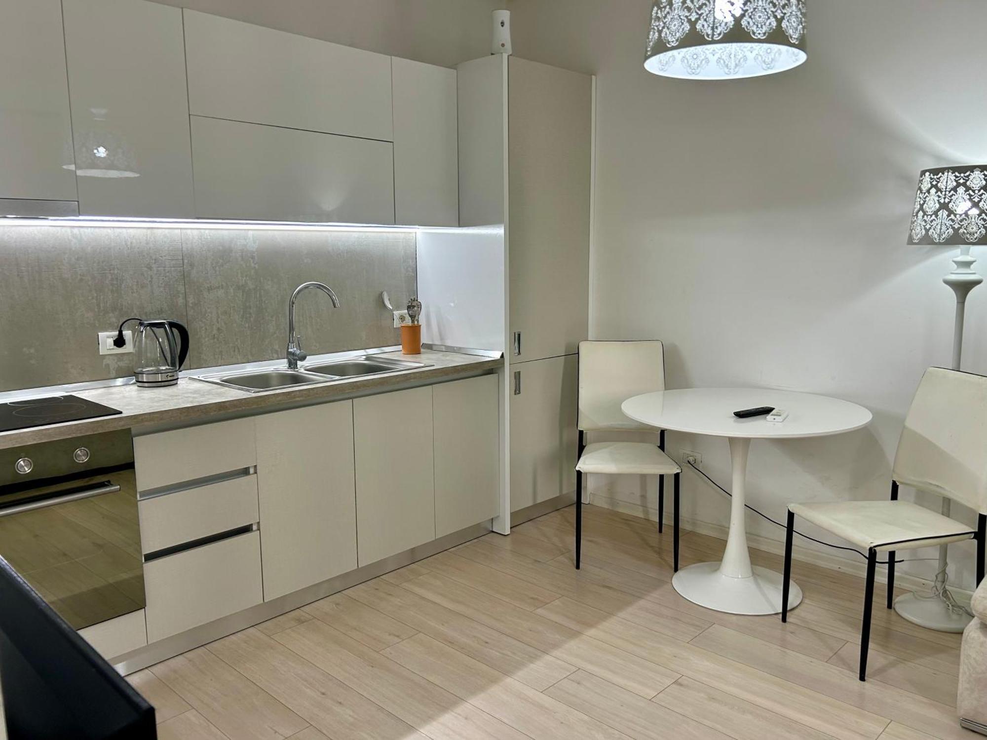 A&X Lovely And Central Apartment - 24H Self Check-In Tirana Exteriör bild