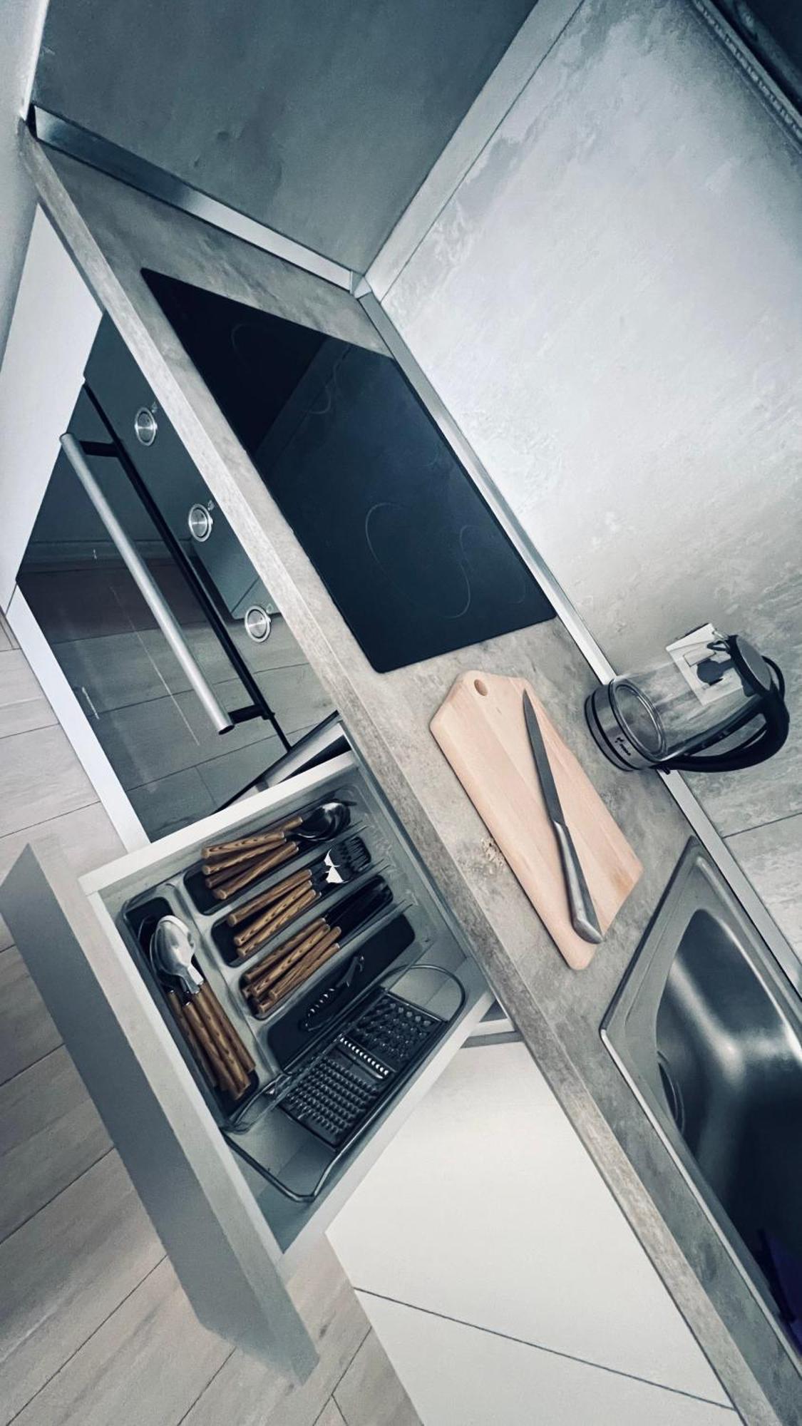 A&X Lovely And Central Apartment - 24H Self Check-In Tirana Exteriör bild