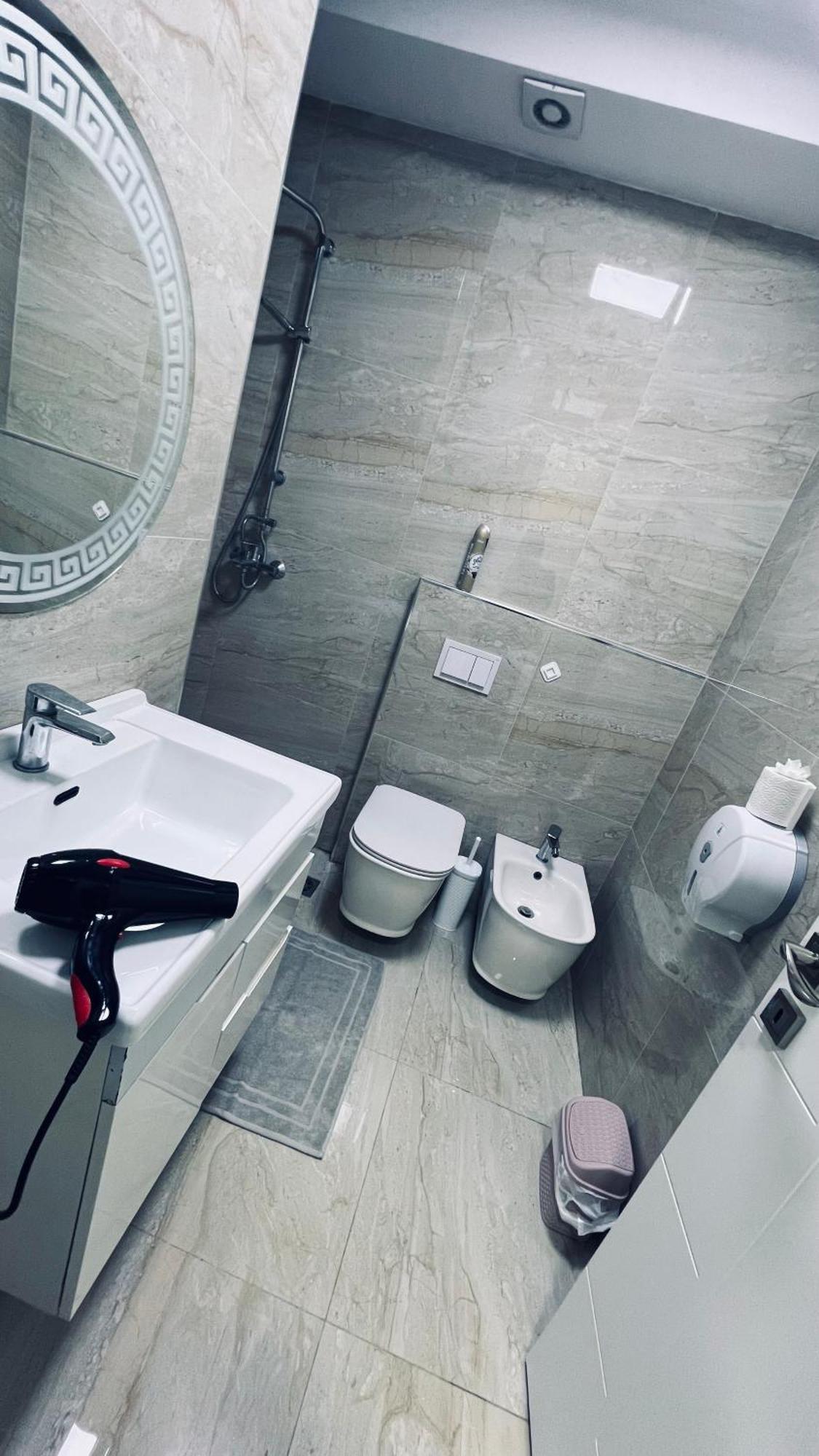A&X Lovely And Central Apartment - 24H Self Check-In Tirana Exteriör bild