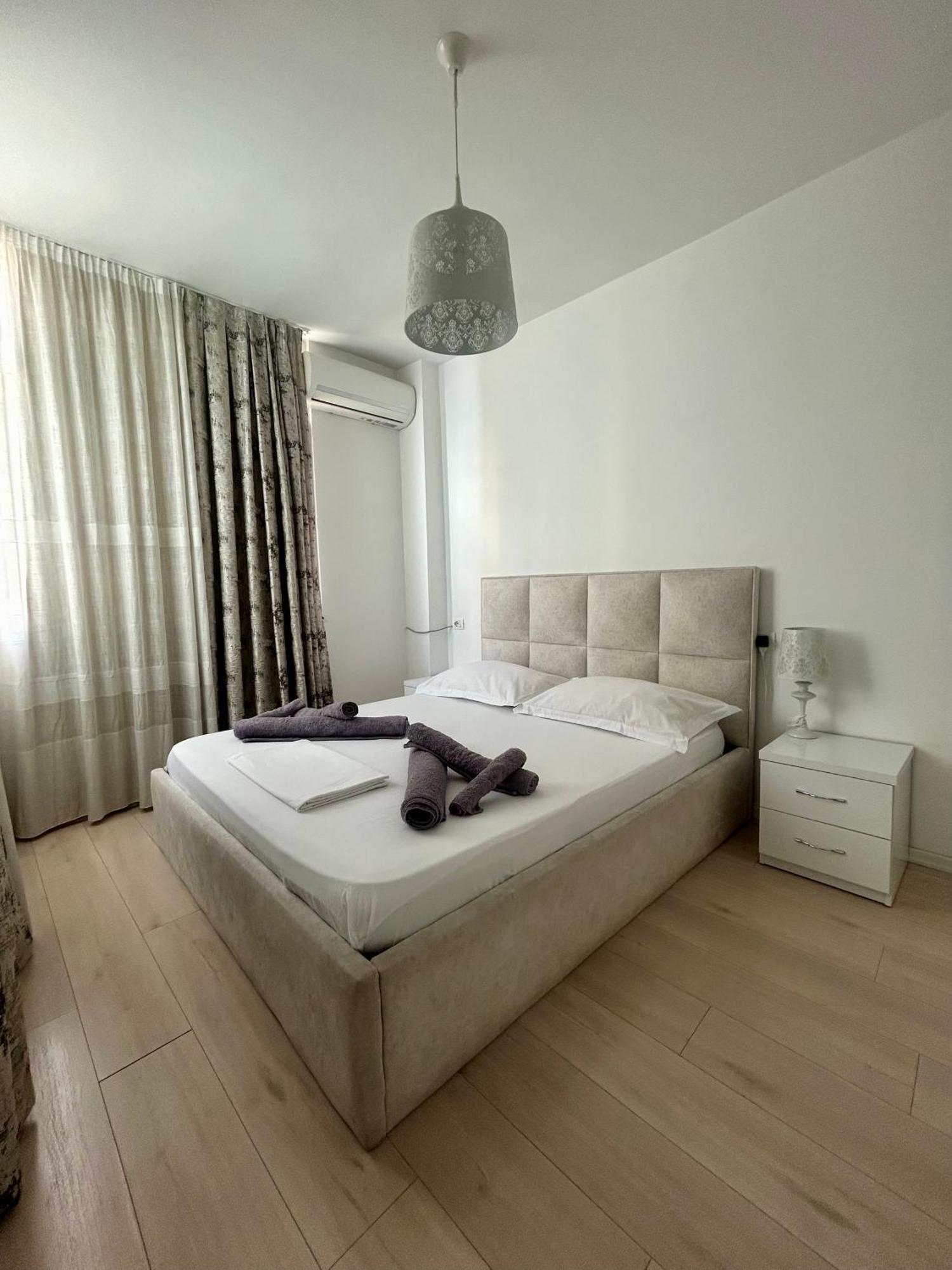 A&X Lovely And Central Apartment - 24H Self Check-In Tirana Exteriör bild